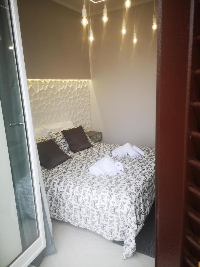 Spiderrooms Неаполь Экстерьер фото